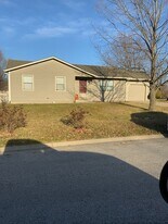 1614 Cottonwood St in Eudora, KS - Building Photo