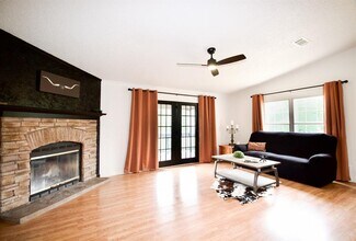 42857 Henson Rd in Hempstead, TX - Building Photo - Building Photo
