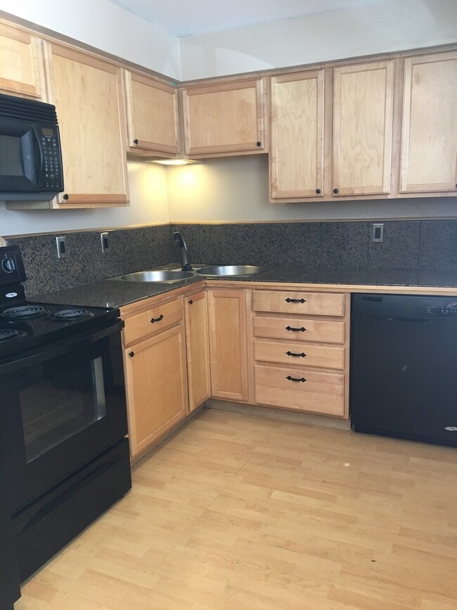 1230 S Curry St in Carson City, NV - Building Photo - Building Photo