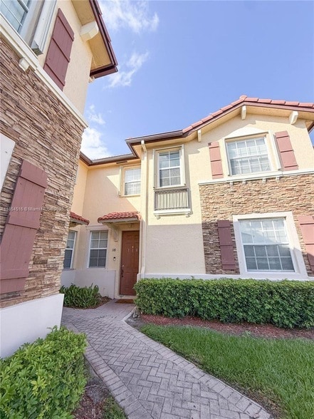 1720 NE 33rd Ave in Homestead, FL - Building Photo - Building Photo