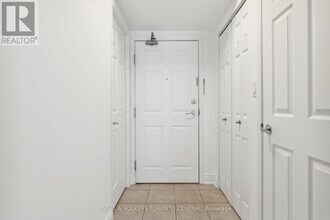 19 Barberry Pl in Toronto, ON - Building Photo - Building Photo