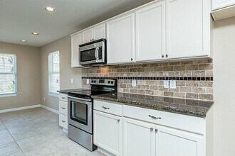 604 W Willis St in Alvin, TX - Building Photo - Building Photo