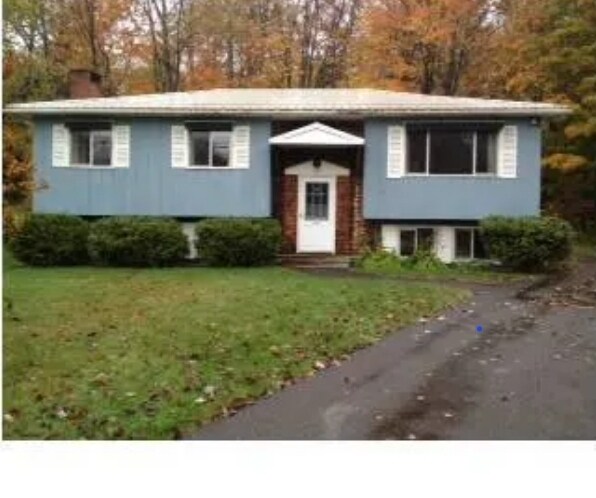 567 Cottage St in Littleton, NH - Building Photo