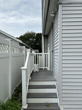 8 Hartford Ave in Old Lyme, CT - Foto de edificio - Building Photo