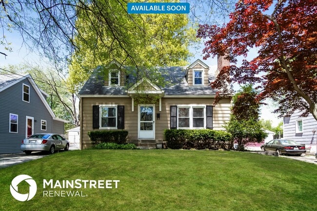 property at 4620 Hillside Dr