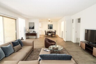 Fantastic gated 71 units building complex in Encino, CA - Building Photo - Building Photo