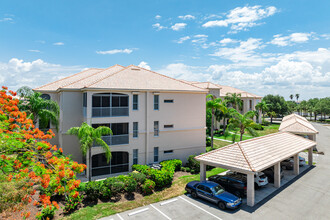 Southmont Cove at Lexington Condominiums in Ft. Myers, FL - Building Photo - Building Photo