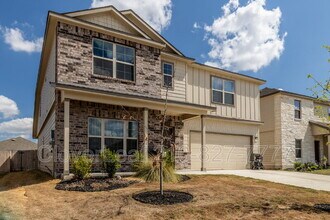 709 Stonemanor Bay in Seguin, TX - Building Photo - Building Photo