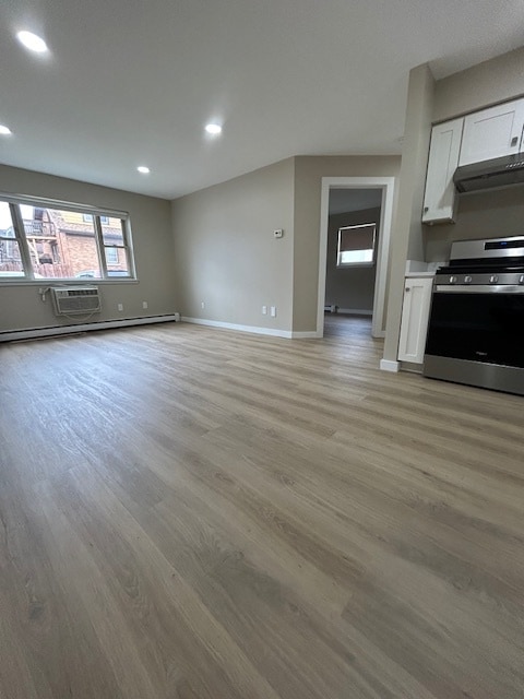 5821 W Lincoln Ave in Milwaukee, WI - Foto de edificio - Building Photo