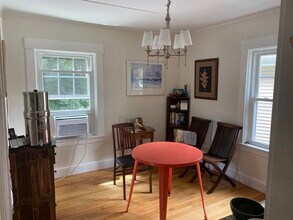 16 Stonecleve Rd in Wellesley, MA - Building Photo - Building Photo