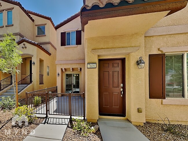 property at 7608 Tiffany Lamp Ct