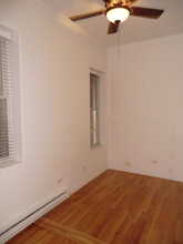 2728 N Artesian Ave, Unit apt 1 in Chicago, IL - Building Photo - Building Photo