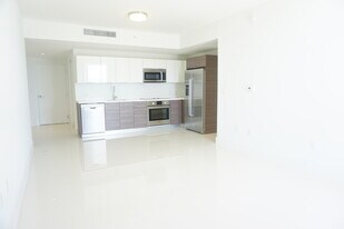 1010 SW 2nd Ave, Unit 1610 in Miami, FL - Building Photo