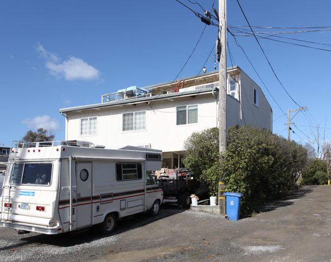 18-22 Varda Lndg in Sausalito, CA - Foto de edificio - Building Photo