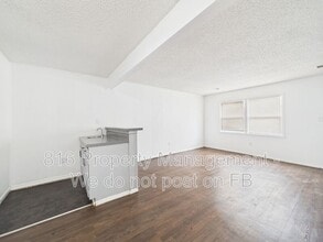 10514 E 41st Terrace in Kansas City, MO - Building Photo - Building Photo