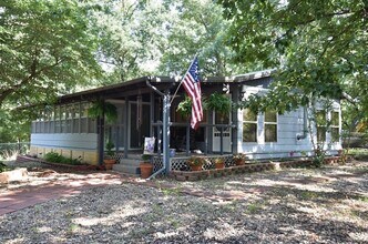 290 Co Rd 122 in Eureka Springs, AR - Foto de edificio - Building Photo
