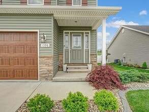 1398 Orchard Lakes Cir in Belleville, IL - Building Photo - Building Photo