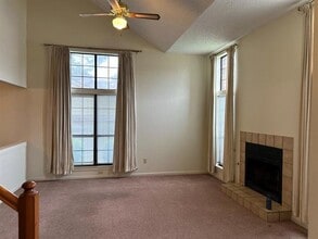 1225 Eaton Ln in Grapevine, TX - Building Photo - Building Photo