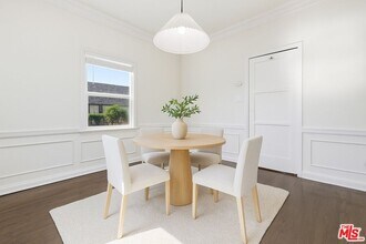 111 N Harper Ave in Los Angeles, CA - Building Photo - Building Photo