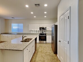 521 E Harold Dr in San Tan Valley, AZ - Building Photo - Building Photo