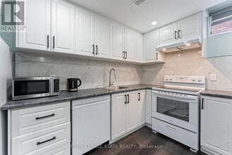 183 Rockledge Dr in Hamilton, ON - Building Photo - Building Photo