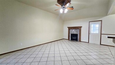 417 E Plantation Terrace in Mustang, OK - Building Photo - Building Photo