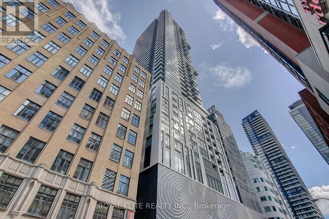 87-4487 Peter St in Toronto, ON - Building Photo - Building Photo