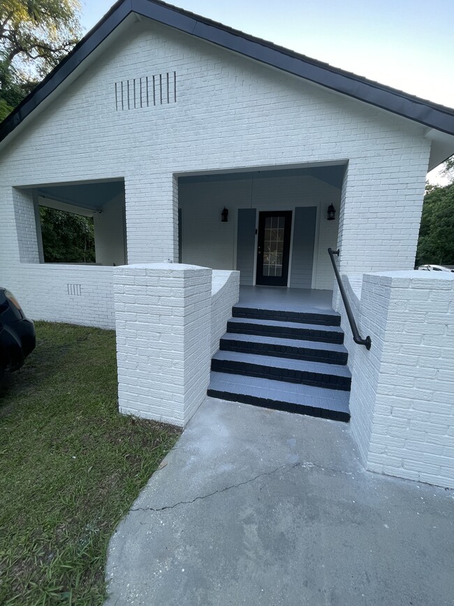 1000 Dunbar Ave in Bay St. Louis, MS - Building Photo - Building Photo