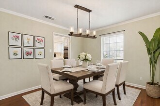 2114 Briarview Dr in Houston, TX - Building Photo - Building Photo