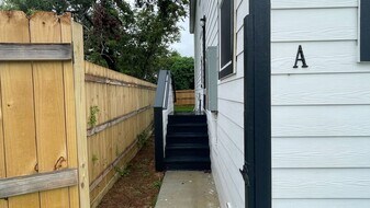 8711 Southwark St in Houston, TX - Building Photo