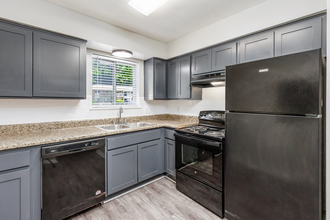 The Grove in Newport News, VA - Building Photo