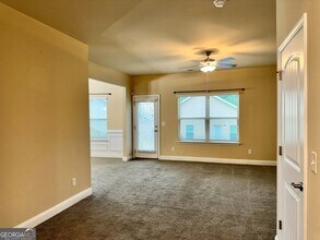 2647 Lovejoy Crossing Ln in Hampton, GA - Foto de edificio - Building Photo