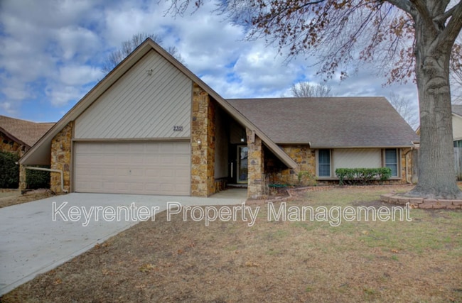 property at 2321 W Louisville St