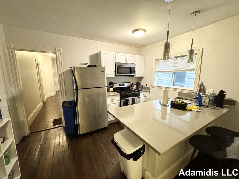 32 Rawson St, Unit 1 in Boston, MA - Foto de edificio