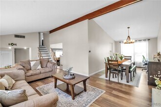82 Cherrywood Dr in Williamsville, NY - Building Photo - Building Photo