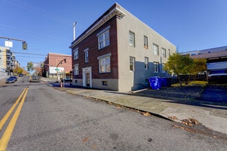 Kent Apartments in Portland, OR - Building Photo - Building Photo