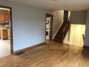 905 Central Park Blvd N in Oshawa, ON - Building Photo - Building Photo