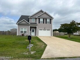 215 Laurel Woods Way in Currituck, NC - Building Photo