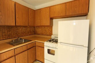 714 W Belmont Ave in Chicago, IL - Building Photo - Building Photo