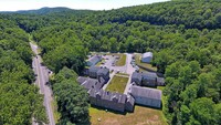 Discover Peaceful Living at Black Creek Ap... in Highland, NY - Foto de edificio - Building Photo