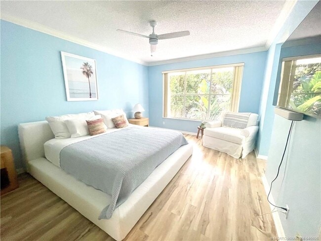 property at 2033 Staysail Ln