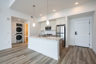 Ventana on First in Napa, CA - Foto de edificio - Interior Photo