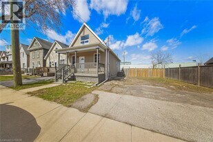 109 Gertrude St in Hamilton, ON - Building Photo