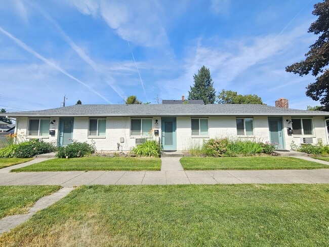 2021-2023 N Astor St in Spokane, WA - Building Photo - Building Photo