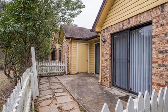 1601 Faro Dr in Austin, TX - Building Photo - Building Photo