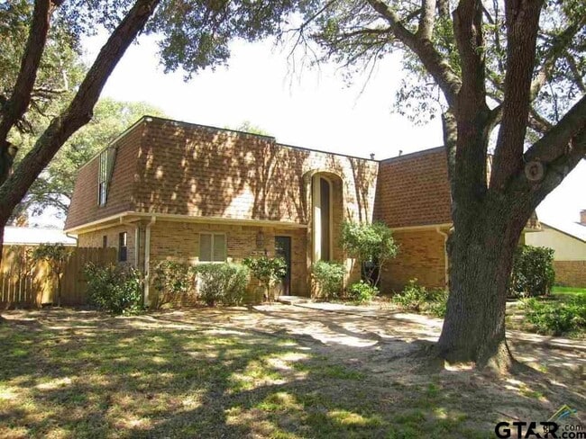 323 Top Hill Dr in Tyler, TX - Building Photo - Building Photo