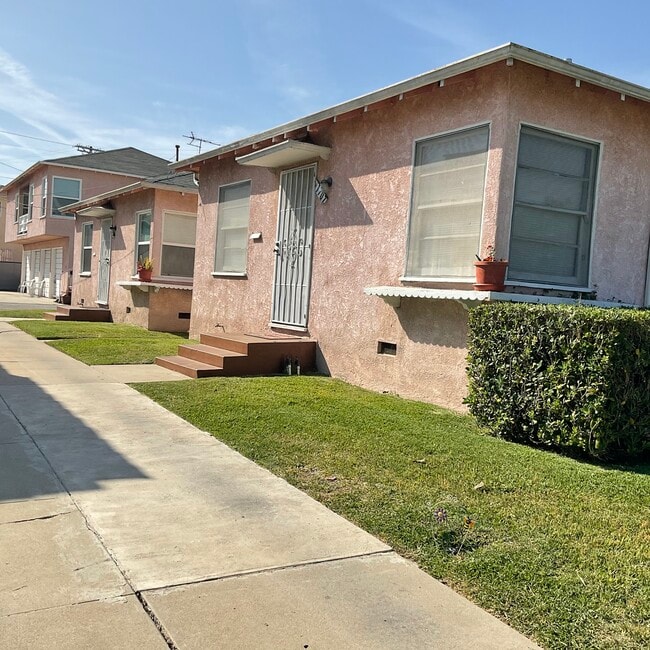property at 1709 S Redondo Blvd