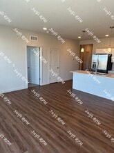 12428 S Parkwood Ln in Lee's Summit, MO - Building Photo - Building Photo