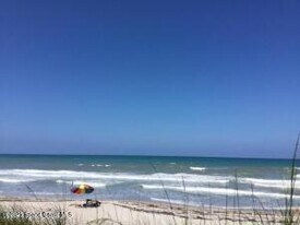 1465 Jimmy Buffett Mem Hwy in Satellite Beach, FL - Building Photo