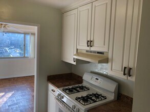 3900 Tunlaw Rd NW, Unit 202 in Washington, DC - Building Photo - Building Photo